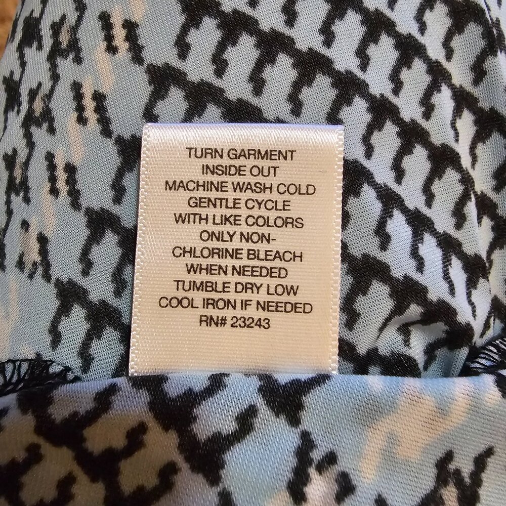 New York & Company Stretch Patterned Long Sleeve Blouse - Picture 9 of 9